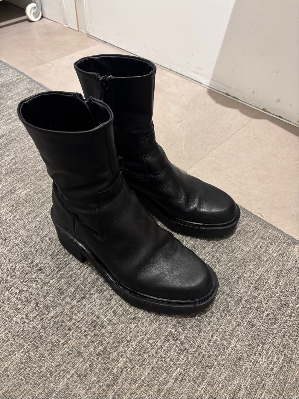 Black ZARA Women's Mid-Calf Leather Zipper Boots